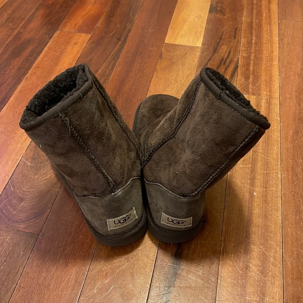 Women’s short uggs